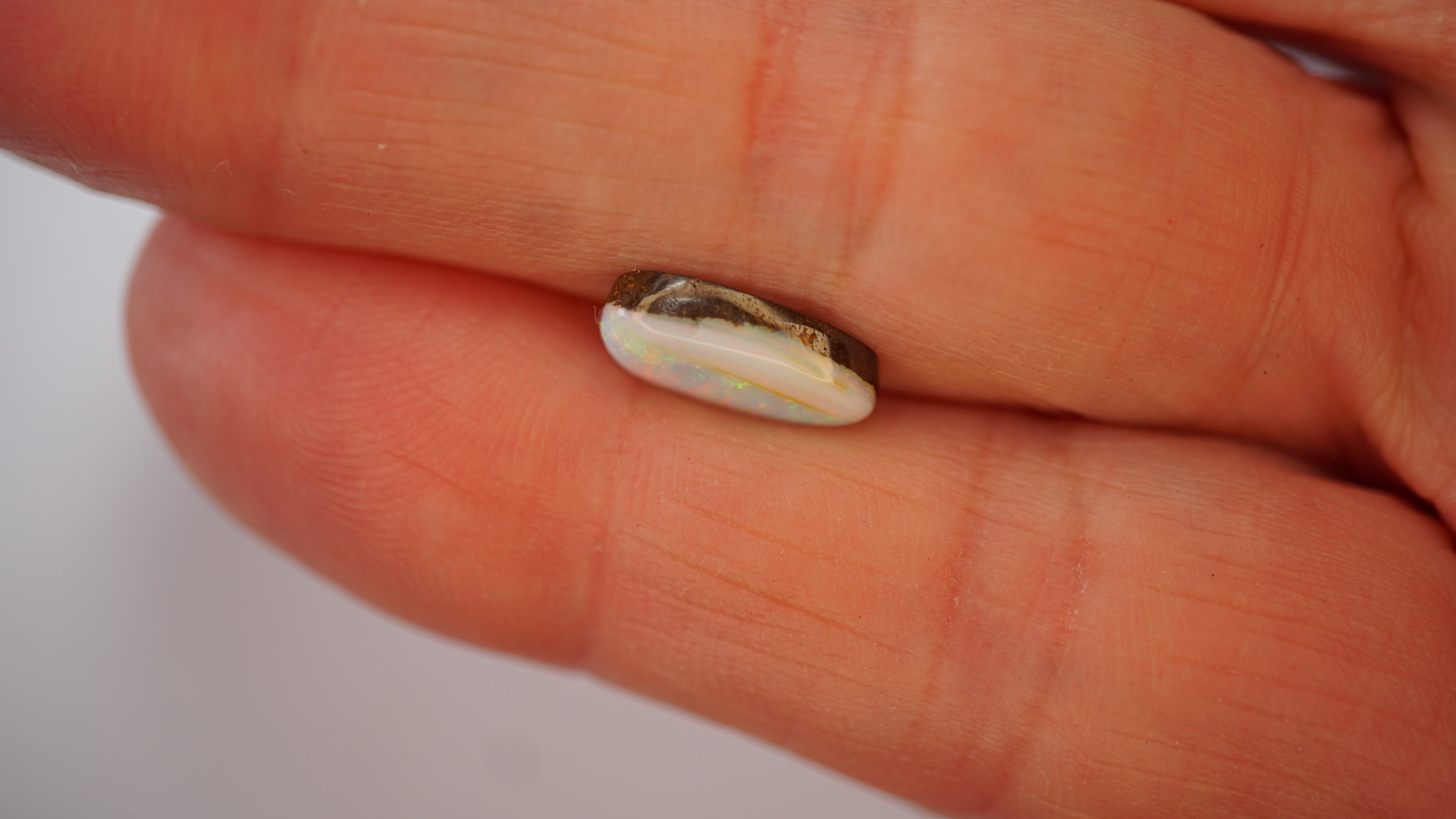 2.3 ct White Boulder Opal - Multicolour Broad Flash Band