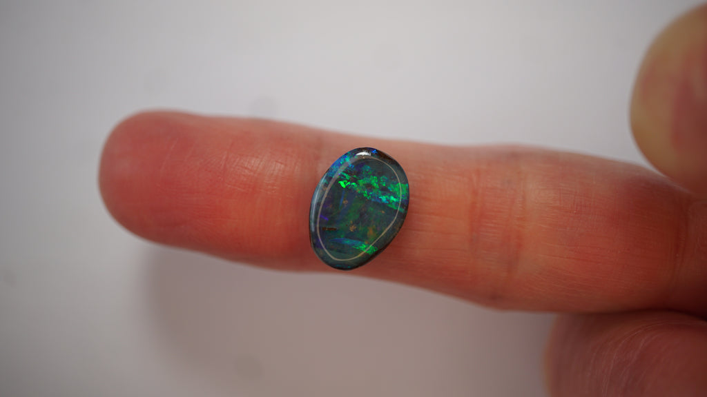 5.4 ct Blue-Green Boulder Opal - Rolling Straw Pattern