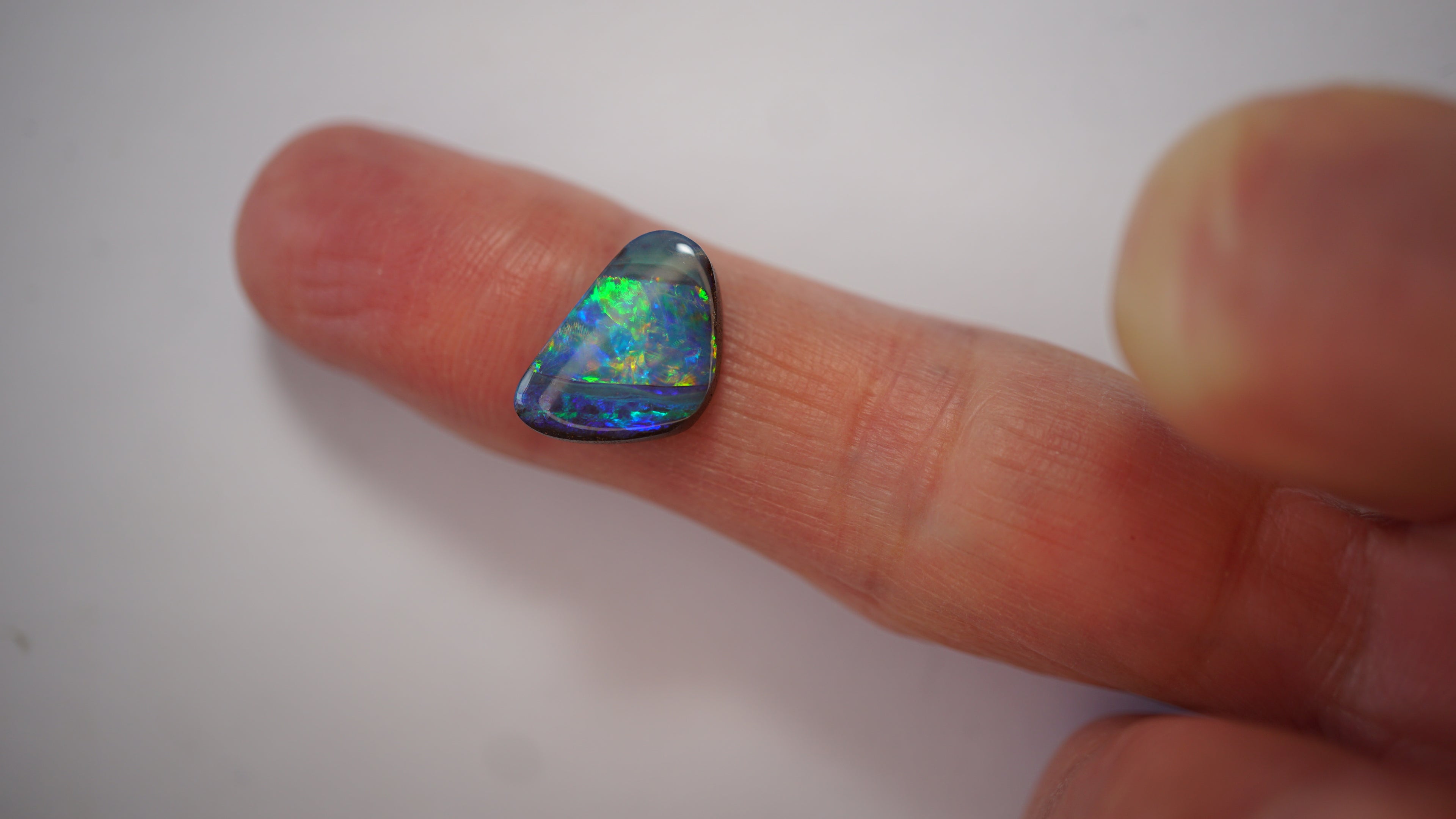 4.5 ct Boulder Opal - Broad Multicolour Flash