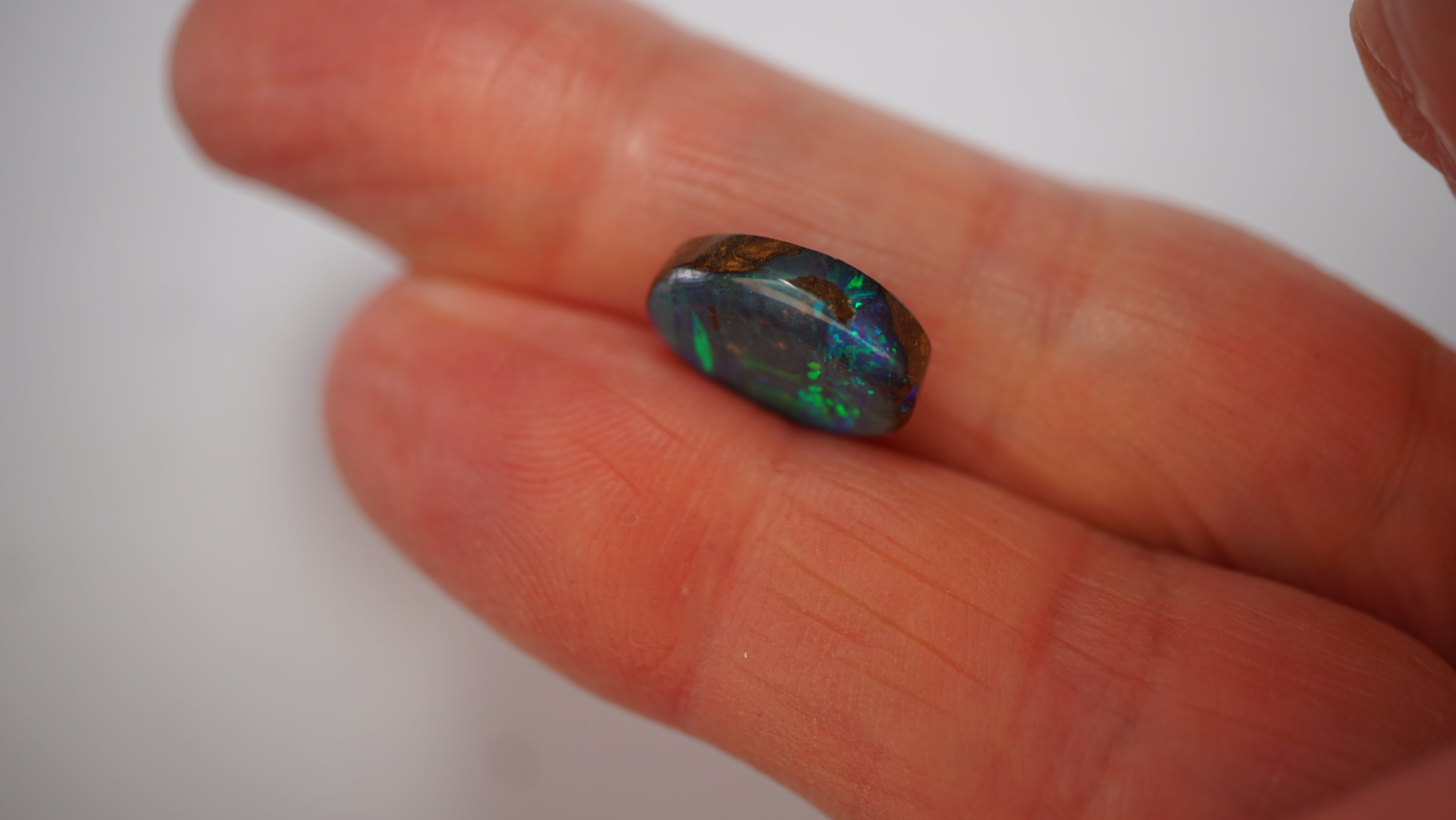5.4 ct Blue-Green Boulder Opal - Rolling Straw Pattern