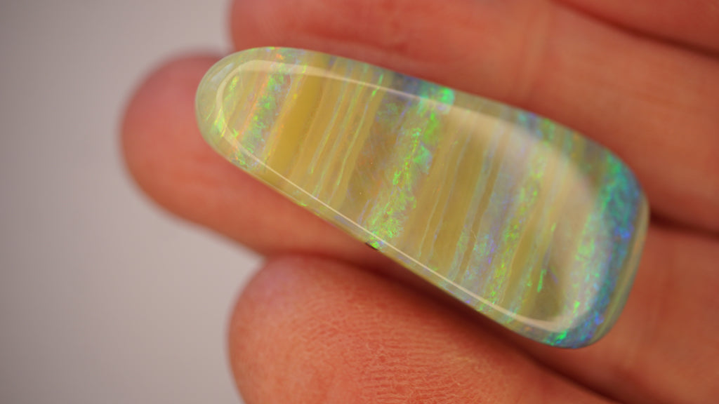 33.4 ct Boulder Opal - Multicolour Banded Flash