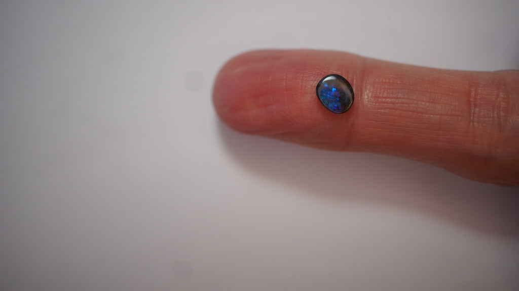 0.8 ct Blue Boulder Opal - Electric Blue Flash