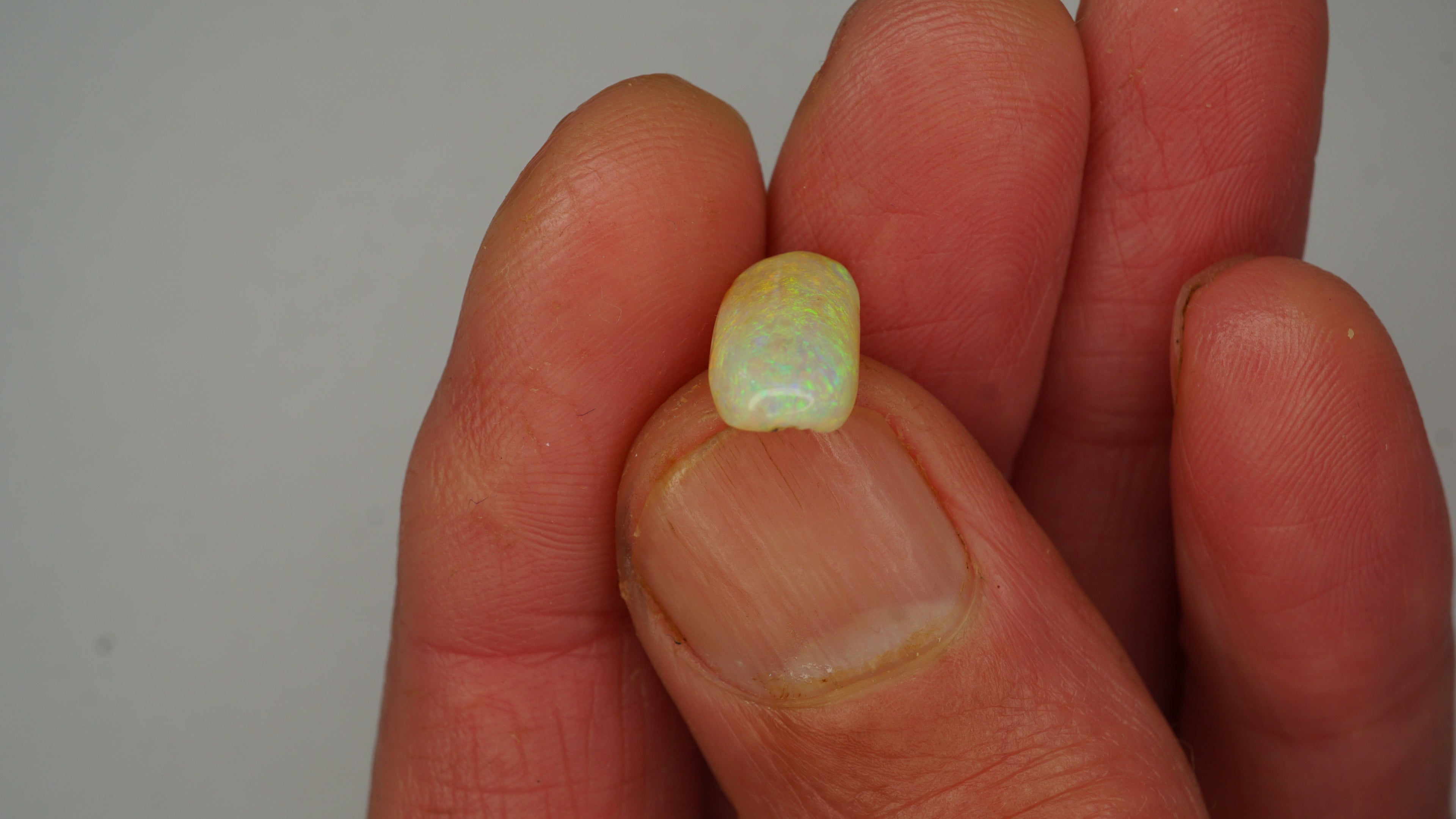 2.8 ct Crystal Opal - Green & Blue Internal Colour Play