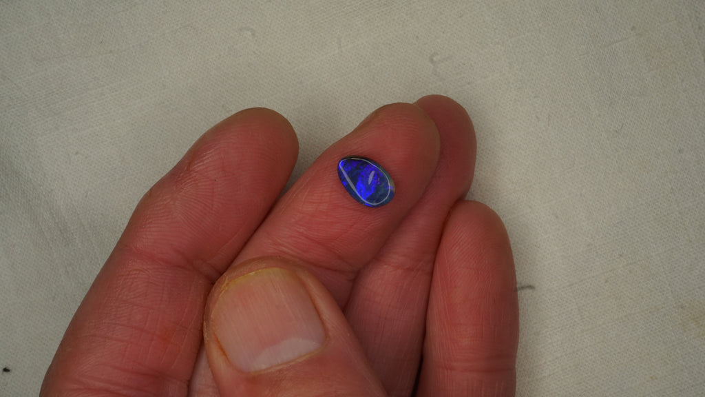 1.1 ct Blue Boulder Opal - Broad Rolling Flash