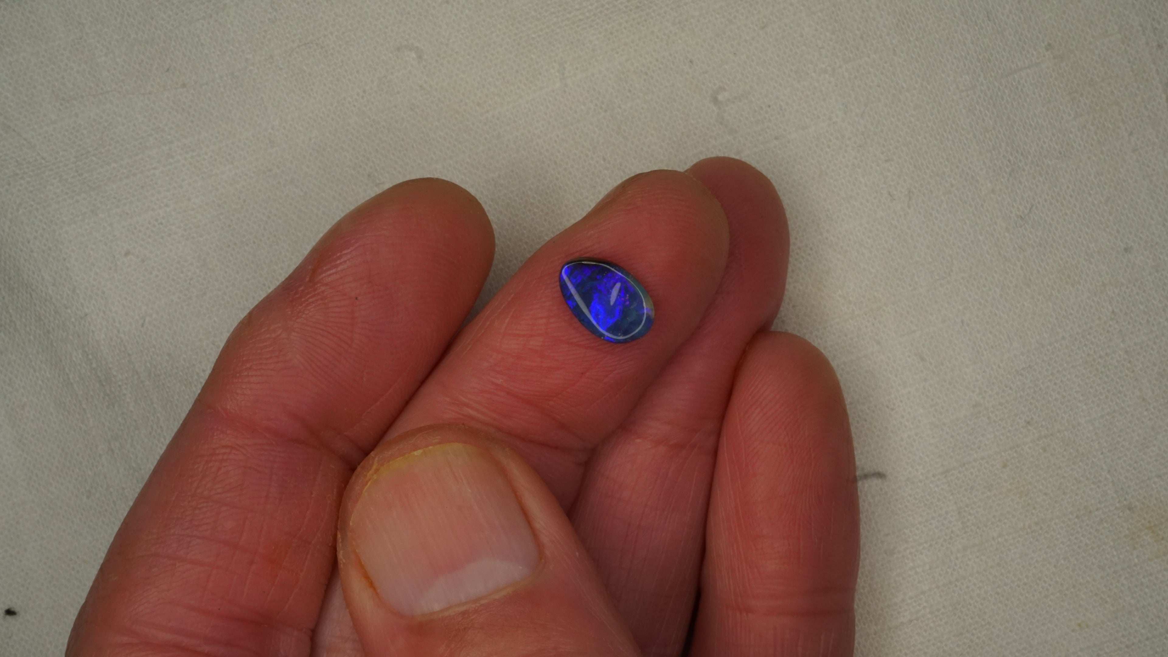 1.1 ct Blue Boulder Opal - Broad Rolling Flash
