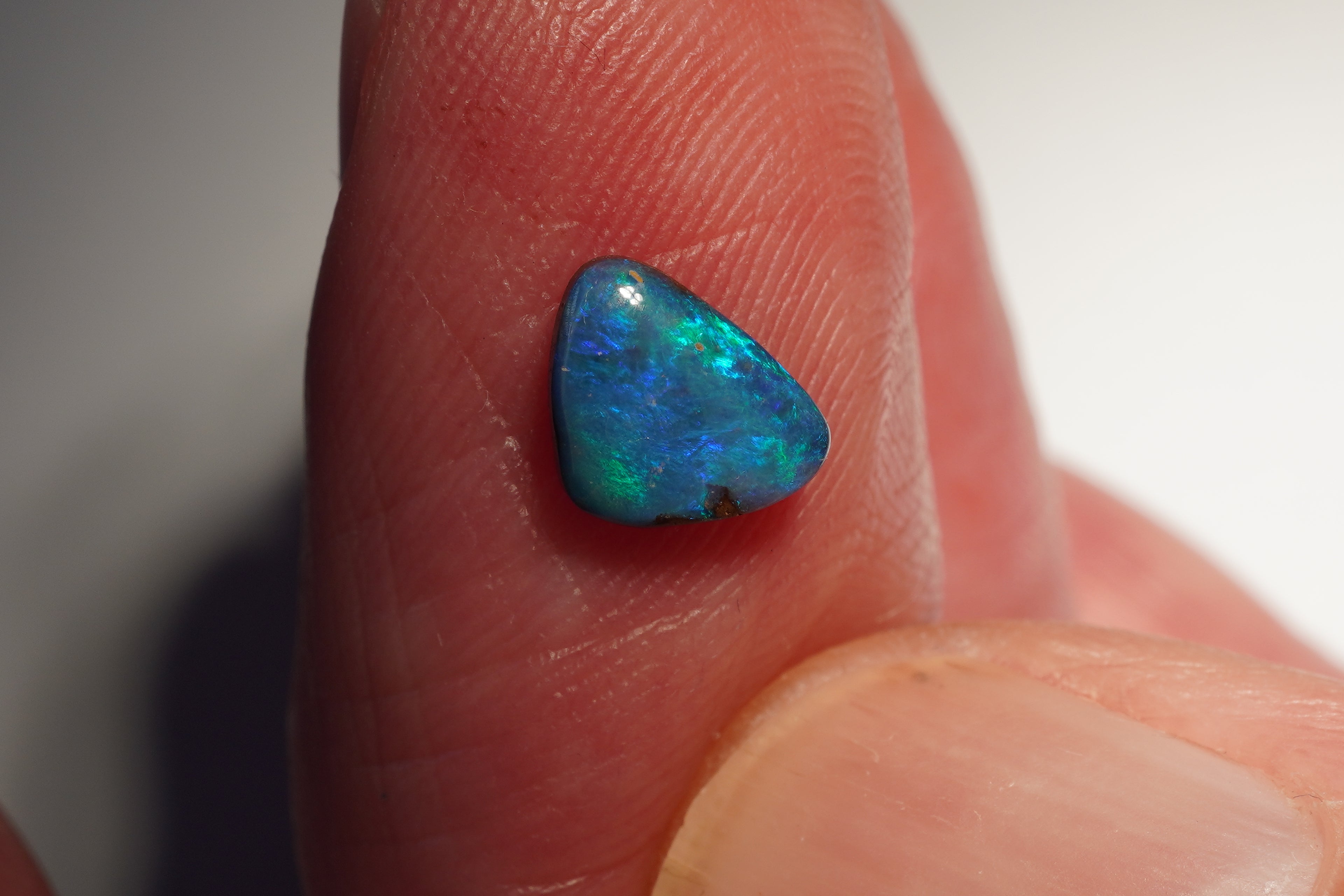 0.8ct Sky Blue Boulder Opal – Bright Green & Light Blue Roll