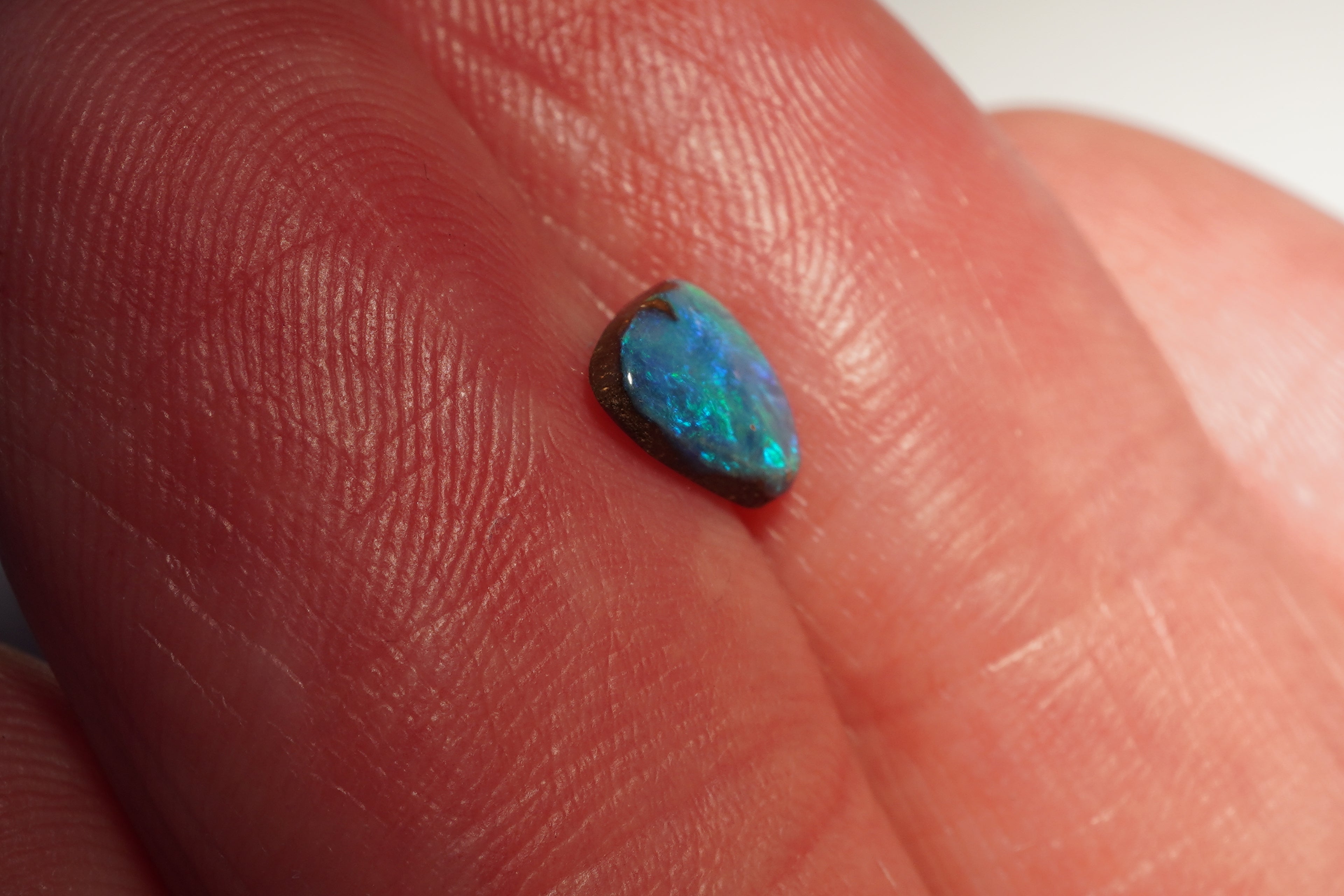 0.8ct Sky Blue Boulder Opal – Bright Green & Light Blue Roll
