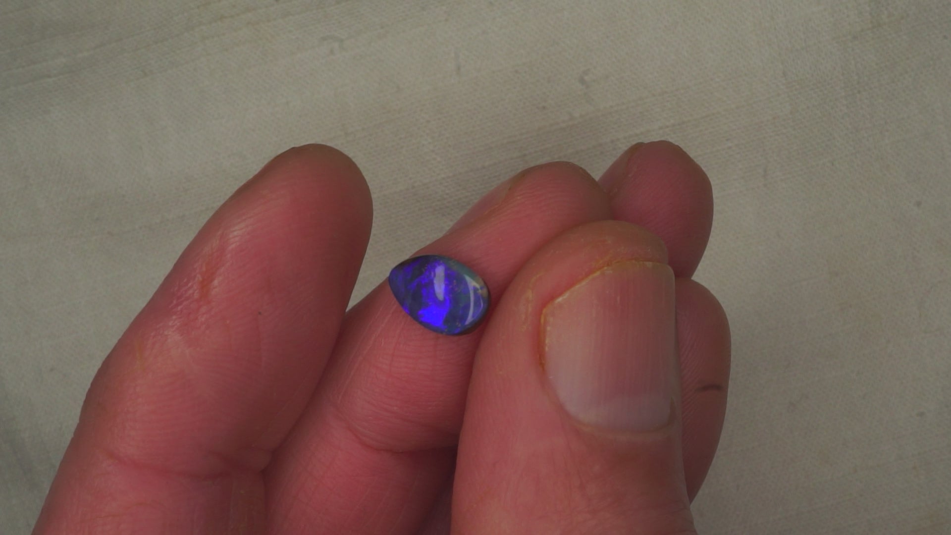 1.1 ct Blue Boulder Opal - Broad Rolling Flash