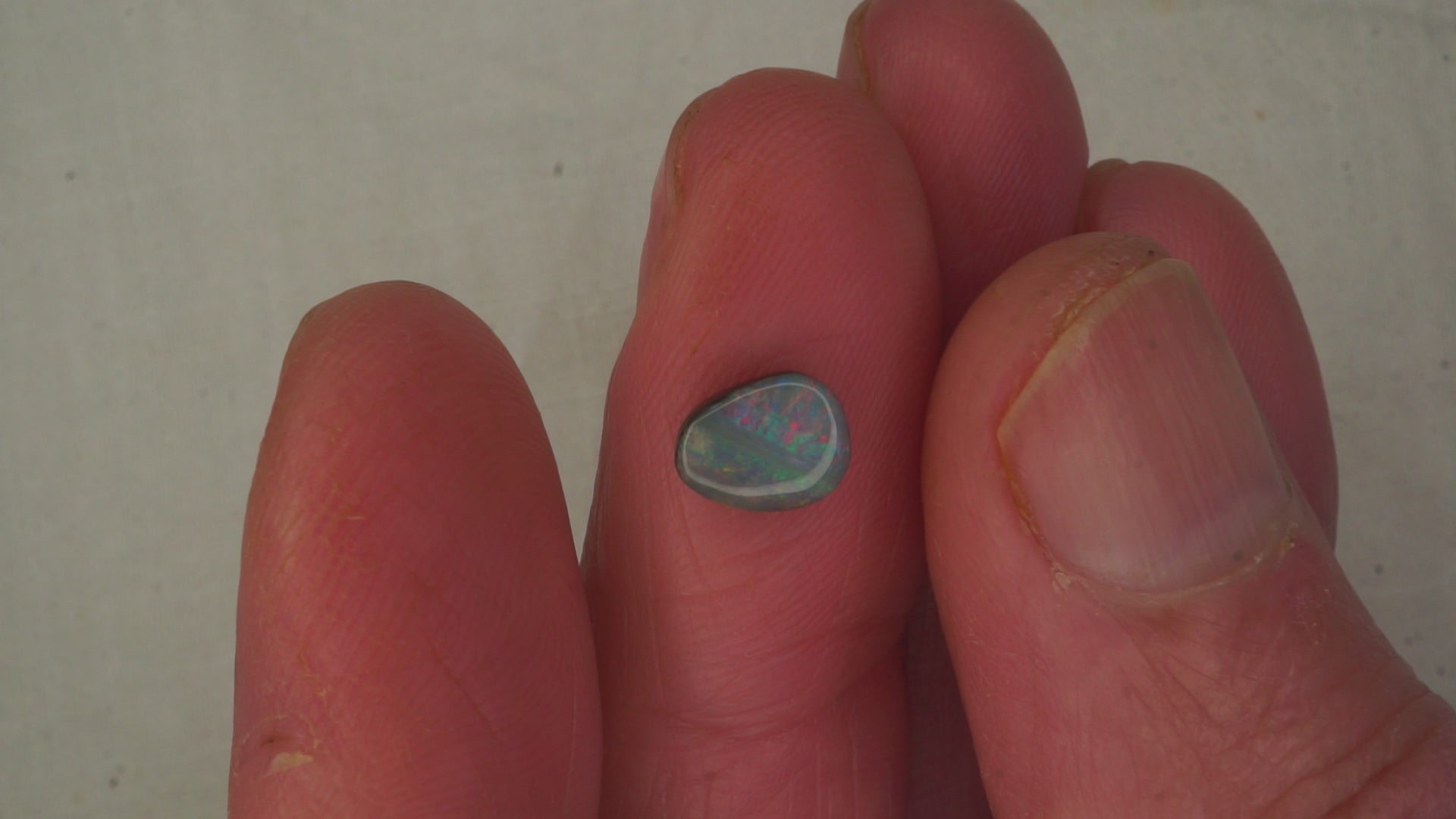 1.4 ct Light Blue Boulder Opal - Multicolour Streaked Play