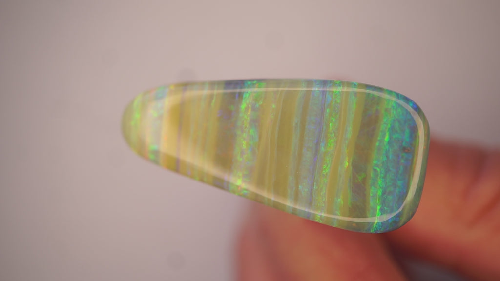 33.4 ct Boulder Opal - Multicolour Banded Flash
